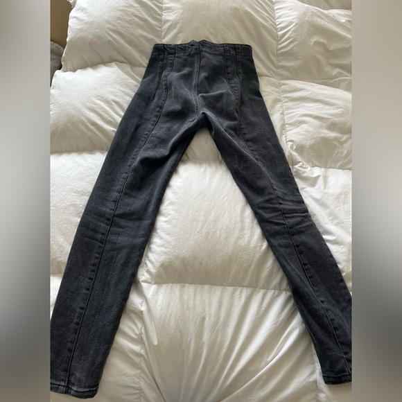 🌸 Black Jeans 🌸 - Picture 2 of 5